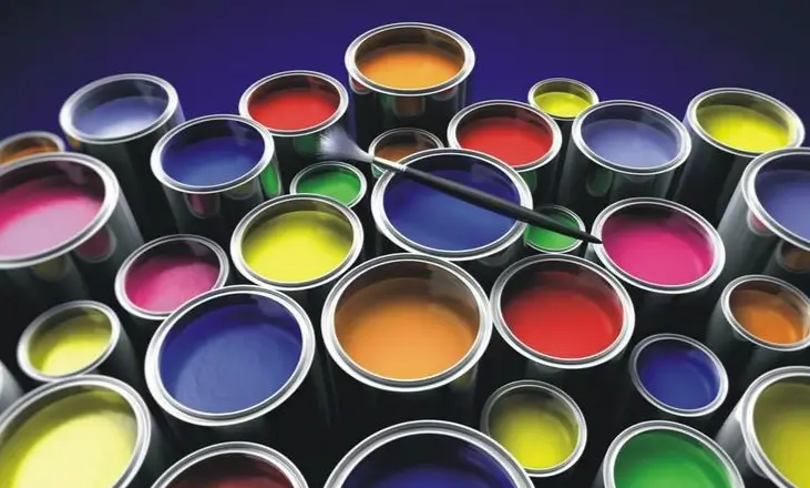 What types of inks are commonly used in screen printing?